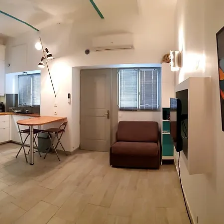 Centre 公寓